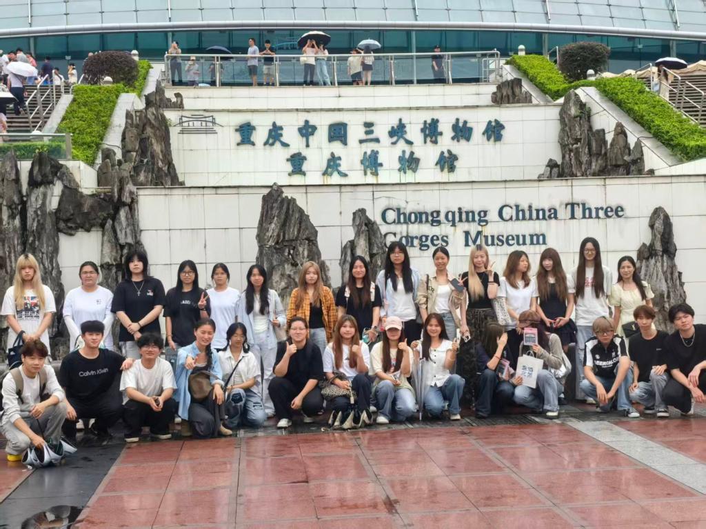 行走课堂悟文脉,研学学子赴三峡博物馆开展认知实习