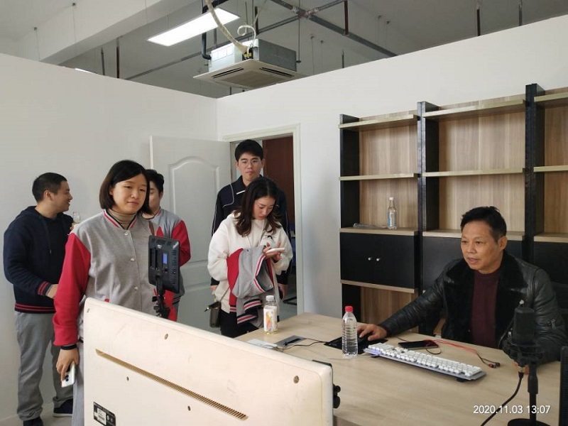 我院与峰云公司联合召开“洪崖洞”项目合作会议2.jpg